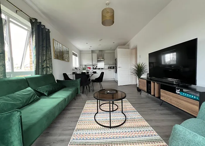 Modern 2 Bedroom Apartment