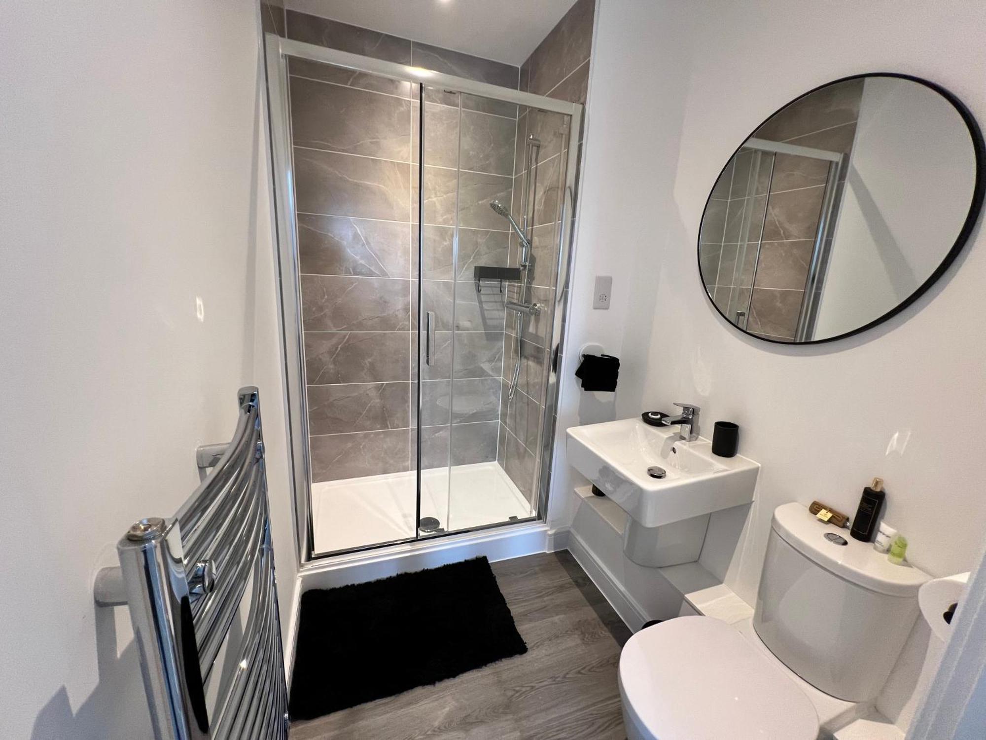 Modern 2 Bedroom Apartment