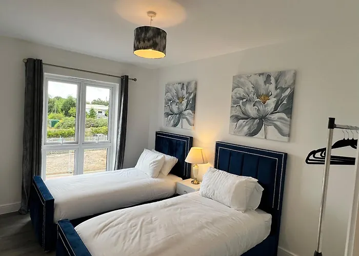 Modern 2 Bedroom Apartment